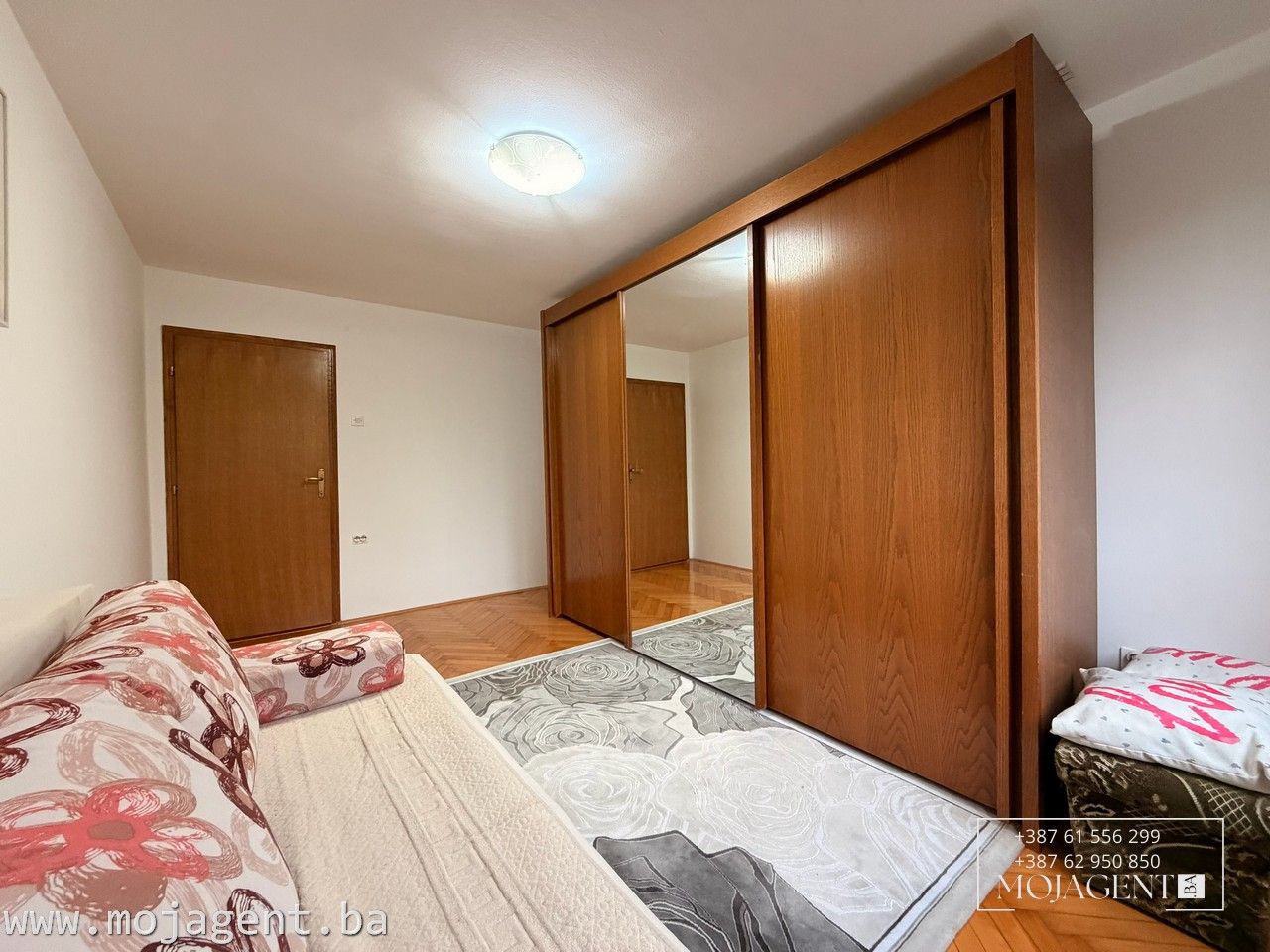 Fotografija 3 od 24