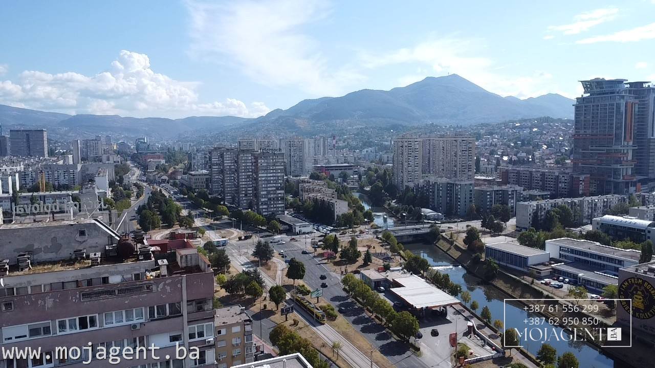 Pogled iz zraka na Čengić Vilu i Džemala Bijedića